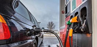 Чому повний бак у спеку може зашкодити вашому авто