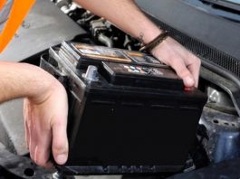 Як правильно знімати клеми акумулятора, щоб не пошкодити авто