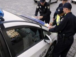 Поліція пояснила, коли можна виїхати за суцільну без покарання