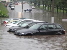 На що звернути увагу, щоб не купити авто після затоплення