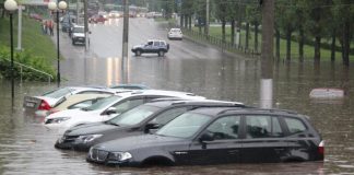 На що звернути увагу, щоб не купити авто після затоплення