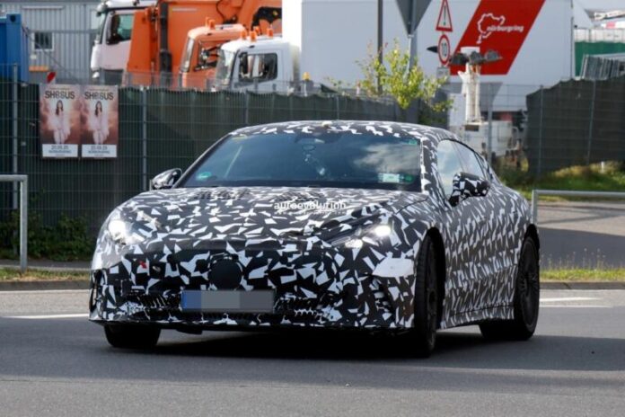 Mercedes тестує на дорогах електричний суперседан GT 4-Door Coupe EV
