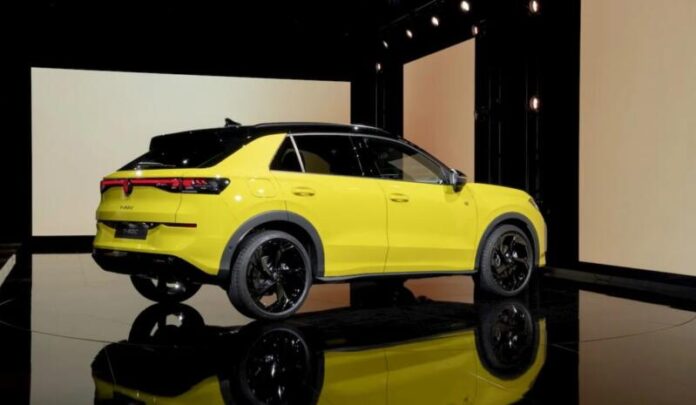 Volkswagen представив оновлений T-Roc із гібридною установкою