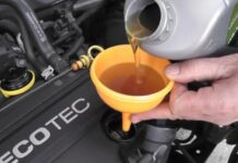 9 популярних автомобільних міфів, які руйнують ваш автомобіль