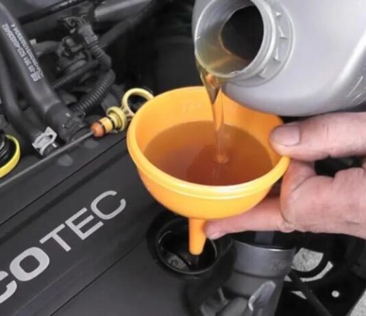 9 популярних автомобільних міфів, які руйнують ваш автомобіль
