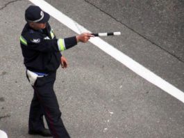 Які штрафи та покарання чекають за ігнорування поліції про зупинку