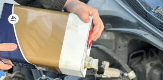 Чому не можна змішувати моторні оливи: поради експерта