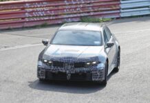 Електричний BMW M3 2026 знову помічено на тестах із мінімальним камуфляжем