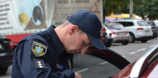 Поліцейський не може вимагати документи без доказів порушення