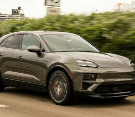 Оновлений Porsche Macan отримає цифровий ключ, автопілот і ігри в салоні