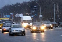 Чи можна отримати штраф за моргання фарами