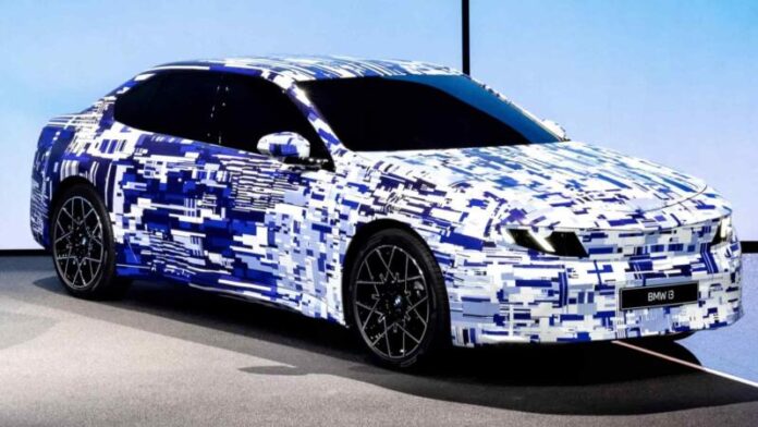 BMW показала тизери електричного i3 та нового 3-Series у камуфляжі