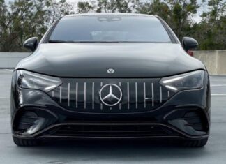 Mercedes згортає випуск EQE: що буде з електрокарами після 2026 року