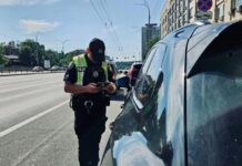Чому під час зупинки поліцією не варто глушити двигун
