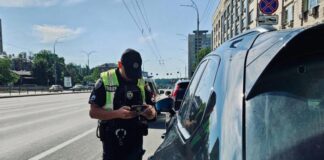 Чому під час зупинки поліцією не варто глушити двигун