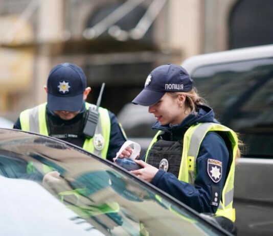 Чому деякі машини рідше потрапляють під зупинку патрульних