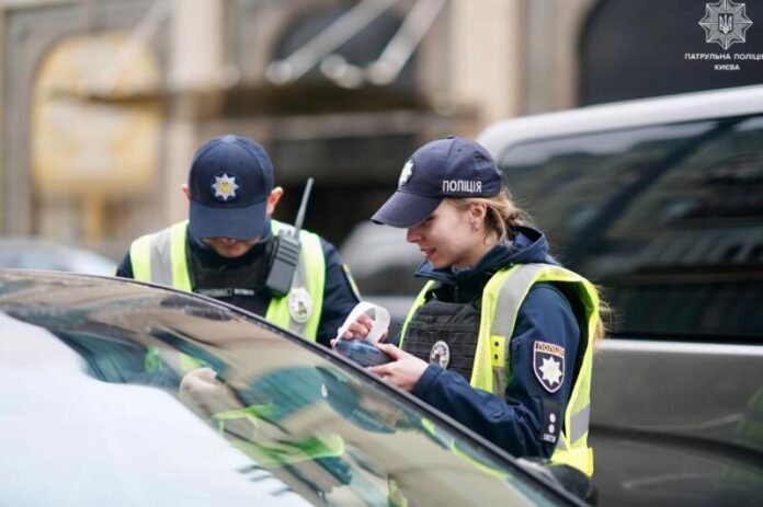Чому деякі машини рідше потрапляють під зупинку патрульних