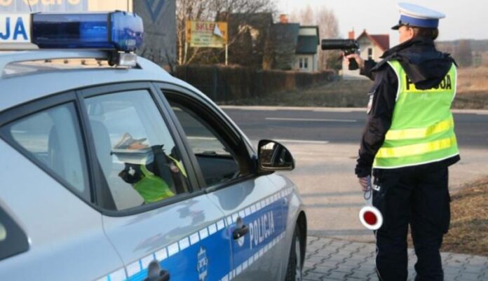 Водії з України ризикують великими штрафами у Польщі після 6 місяців перебування