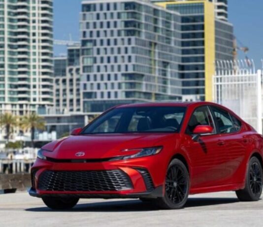Toyota оновлює старі моделі замість випуску нових