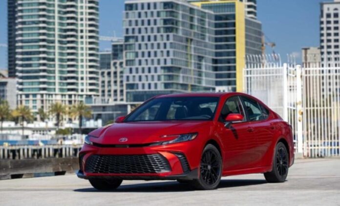 Toyota оновлює старі моделі замість випуску нових