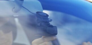 Відеореєстратор у машині: де кріпити, щоб не отримати штраф