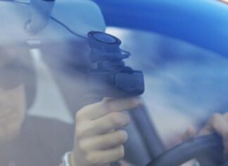 Відеореєстратор у машині: де кріпити, щоб не отримати штраф