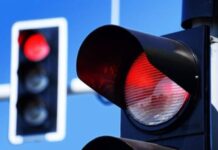 Чи дозволено проїжджати на червоне, якщо світлофор не працює