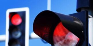 Чи дозволено проїжджати на червоне, якщо світлофор не працює