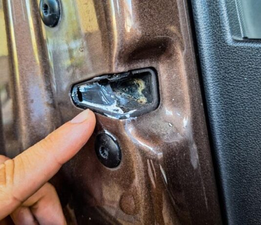 Топ-5 деталей в авто, які потрібно регулярно змащувати