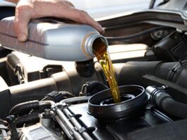 Автомеханік пояснив, чому заміна оливи на 10–15 тис. км шкодить двигуну Автомеханік пояснив, чому заміна оливи на 10–15 тис. км шкодить двигуну