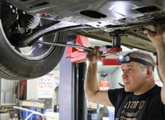 Як не потрапити на шахрайський автосервіс: фрази, що видають обман