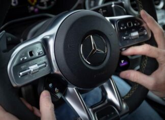 Mercedes і Volkswagen повертають фізичні перемикачі в автомобілі