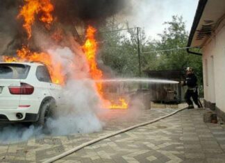 Чому авто може загорітися: основні причини пожеж на дорозі