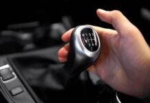 Експерт пояснив, на якій швидкості авто споживає найбільше пального