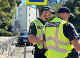 Чи зобов’язаний водій показувати аптечку поліцейському: що говорить закон