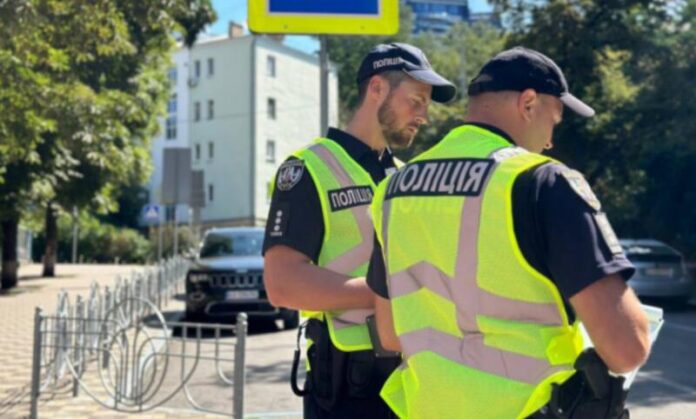 Чи зобов’язаний водій показувати аптечку поліцейському: що говорить закон