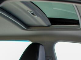 Водіям розповіли, які корисні опції в авто приховують виробники