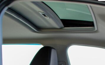 Водіям розповіли, які корисні опції в авто приховують виробники