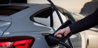 Чи можна їхати на електромобілі при 0% заряду