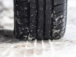 Водіям розповіли, за яких температур потрібно міняти гуму Водіям розповіли, за яких температур потрібно міняти гуму