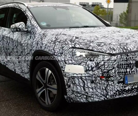 Нове покоління Mercedes GLA помічене на тестах (ФОТО)