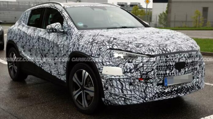 Нове покоління Mercedes GLA помічене на тестах (ФОТО)