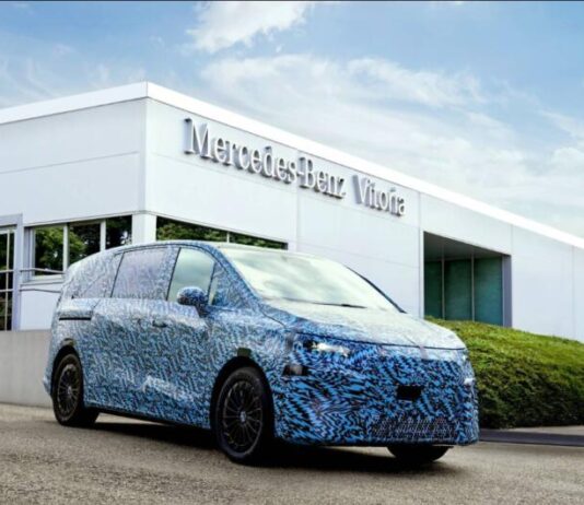 Новий електровен Mercedes-Benz VLE вперше показали на фото