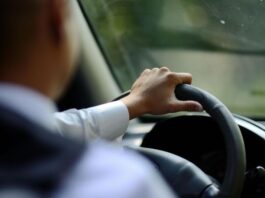 Помилки водіїв, які скорочують ресурс коробки передач і двигуна