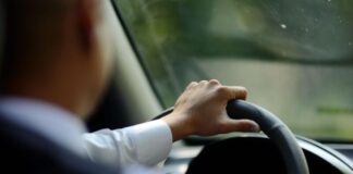 Помилки водіїв, які скорочують ресурс коробки передач і двигуна