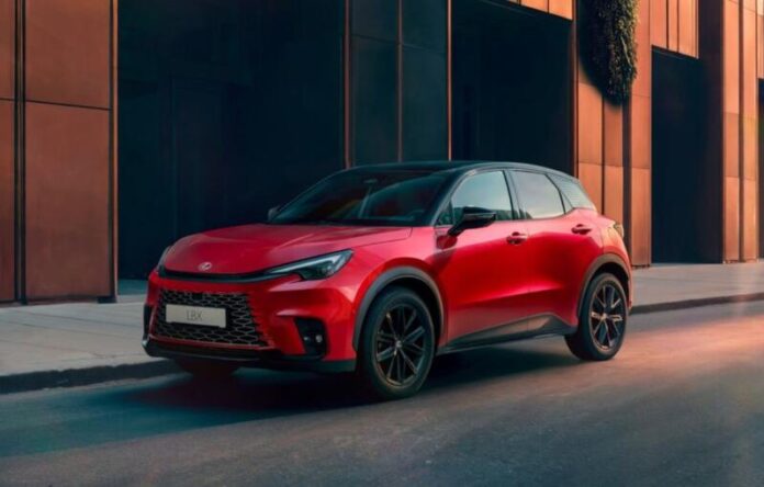 Lexus представив лімітовану версію LBX 2026 Vibrant Edition