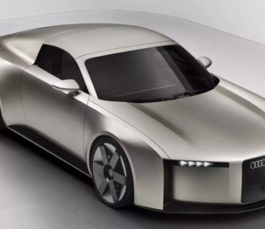 Шеф-дизайнер Mercedes розкритикував салон Audi Concept C