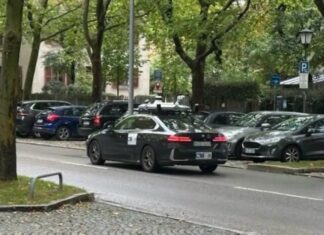 У Мюнхені вперше зняли автономний прототип BMW