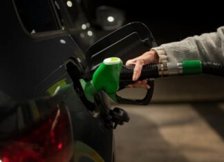 Чому регулярні поїздки на «пустому» бензобаку шкодять вашому авто