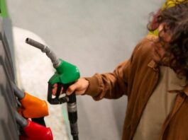 Як зекономити пальне під час тривалих поїздок: поради для водіїв Як зекономити пальне під час тривалих поїздок: поради для водіїв